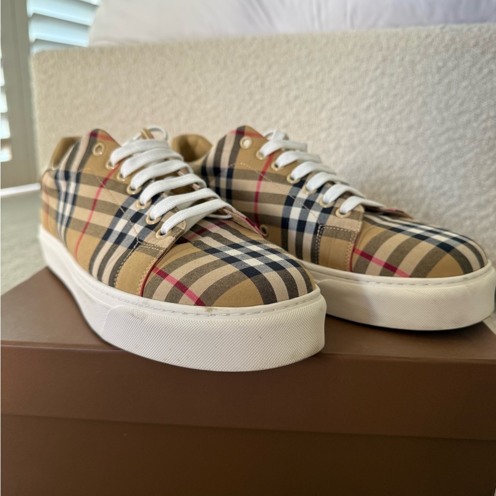 Like new Burberry shoes